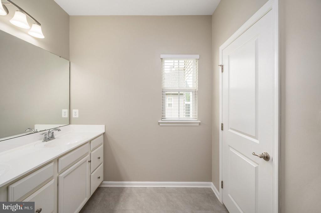 6708 NINTH CORPS LN, SPOTSYLVANIA, Virginia 22553, 4 Bedrooms Bedrooms, ,3 BathroomsBathrooms,Residential,6708 NINTH CORPS LN,VASP2033076 MLS # VASP2033076