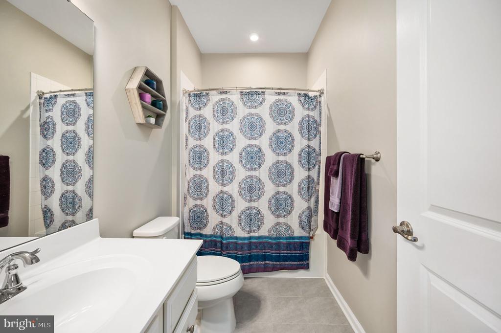 6708 NINTH CORPS LN, SPOTSYLVANIA, Virginia 22553, 4 Bedrooms Bedrooms, ,3 BathroomsBathrooms,Residential,6708 NINTH CORPS LN,VASP2033076 MLS # VASP2033076