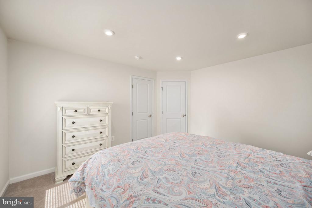 6708 NINTH CORPS LN, SPOTSYLVANIA, Virginia 22553, 4 Bedrooms Bedrooms, ,3 BathroomsBathrooms,Residential,6708 NINTH CORPS LN,VASP2033076 MLS # VASP2033076