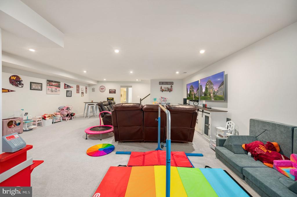 6708 NINTH CORPS LN, SPOTSYLVANIA, Virginia 22553, 4 Bedrooms Bedrooms, ,3 BathroomsBathrooms,Residential,6708 NINTH CORPS LN,VASP2033076 MLS # VASP2033076