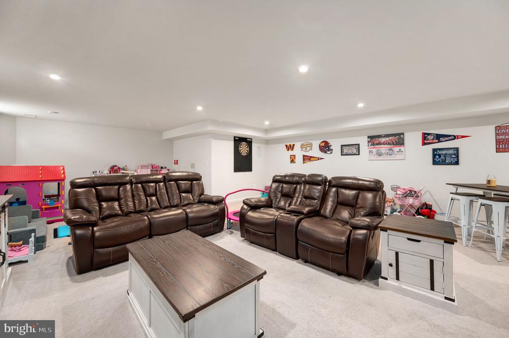 6708 NINTH CORPS LN, SPOTSYLVANIA, Virginia 22553, 4 Bedrooms Bedrooms, ,3 BathroomsBathrooms,Residential,6708 NINTH CORPS LN,VASP2033076 MLS # VASP2033076
