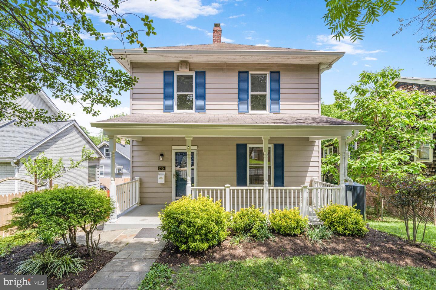 1704 KEARNY ST NE, WASHINGTON, District Of Columbia 20018, 3 Bedrooms Bedrooms, ,3 BathroomsBathrooms,Residential,For sale,1704 KEARNY ST NE,DCDC2199832 MLS # DCDC2199832