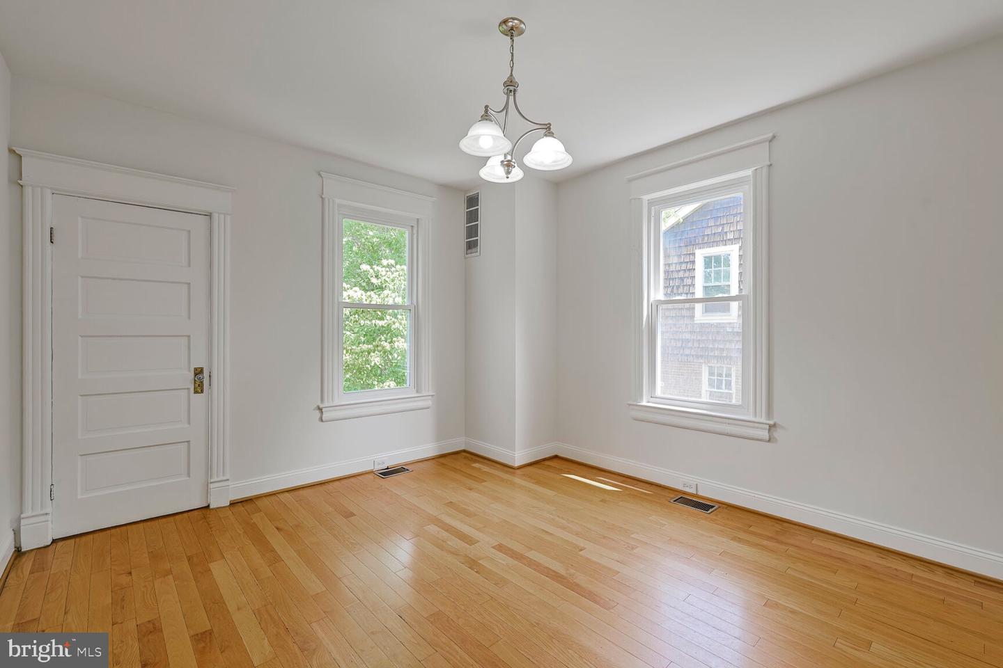 1704 KEARNY ST NE, WASHINGTON, District Of Columbia 20018, 3 Bedrooms Bedrooms, ,3 BathroomsBathrooms,Residential,For sale,1704 KEARNY ST NE,DCDC2199832 MLS # DCDC2199832