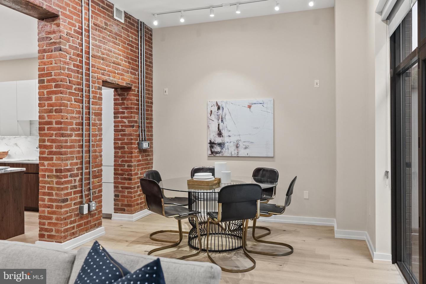 1413 P ST NW #203, WASHINGTON, District Of Columbia 20005, 3 Bedrooms Bedrooms, ,3 BathroomsBathrooms,Residential,For sale,1413 P ST NW #203,DCDC2200062 MLS # DCDC2200062