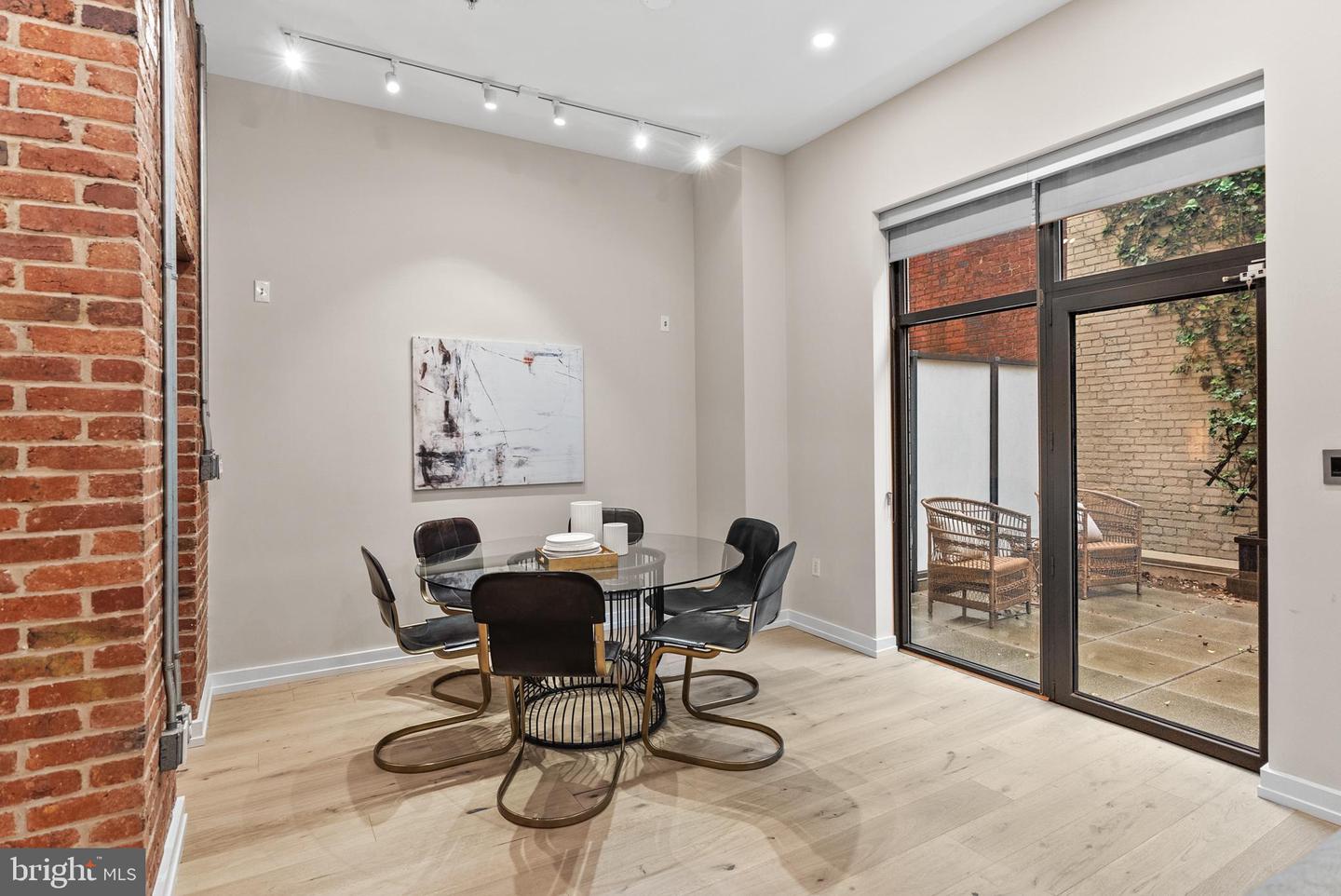 1413 P ST NW #203, WASHINGTON, District Of Columbia 20005, 3 Bedrooms Bedrooms, ,3 BathroomsBathrooms,Residential,For sale,1413 P ST NW #203,DCDC2200062 MLS # DCDC2200062
