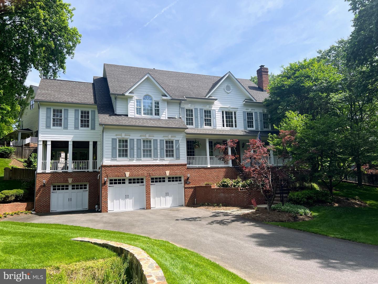 1918 VALLEYWOOD RD, MCLEAN, Virginia 22101, 6 Bedrooms Bedrooms, ,6 BathroomsBathrooms,Residential,For sale,1918 VALLEYWOOD RD,VAFX2240182 MLS # VAFX2240182