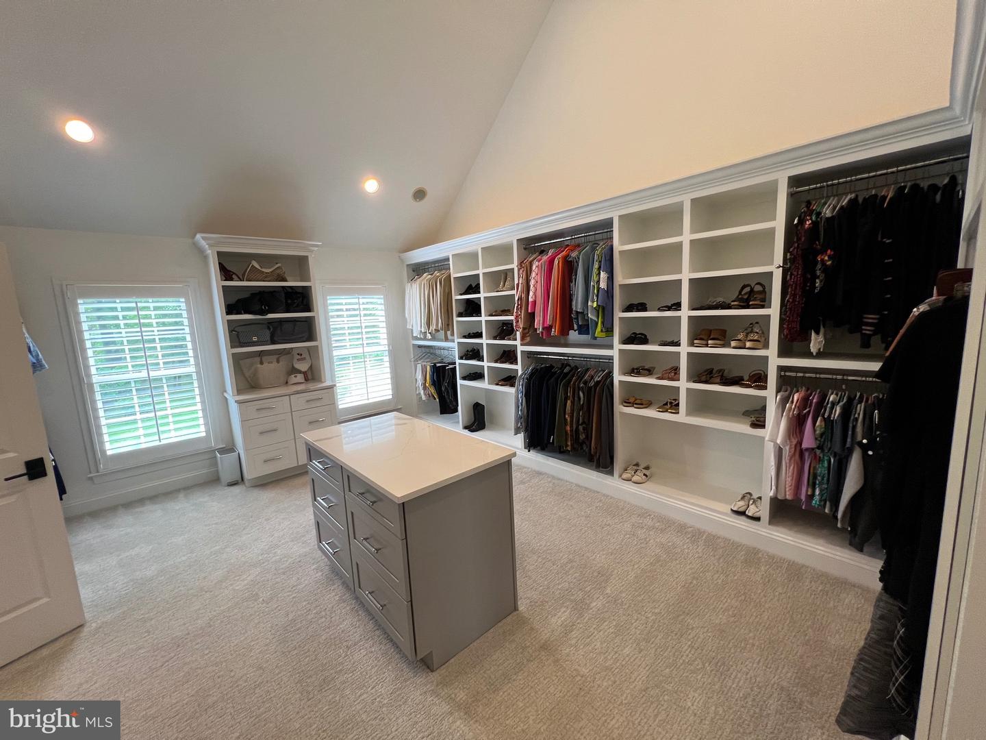 1918 VALLEYWOOD RD, MCLEAN, Virginia 22101, 6 Bedrooms Bedrooms, ,6 BathroomsBathrooms,Residential,For sale,1918 VALLEYWOOD RD,VAFX2240182 MLS # VAFX2240182