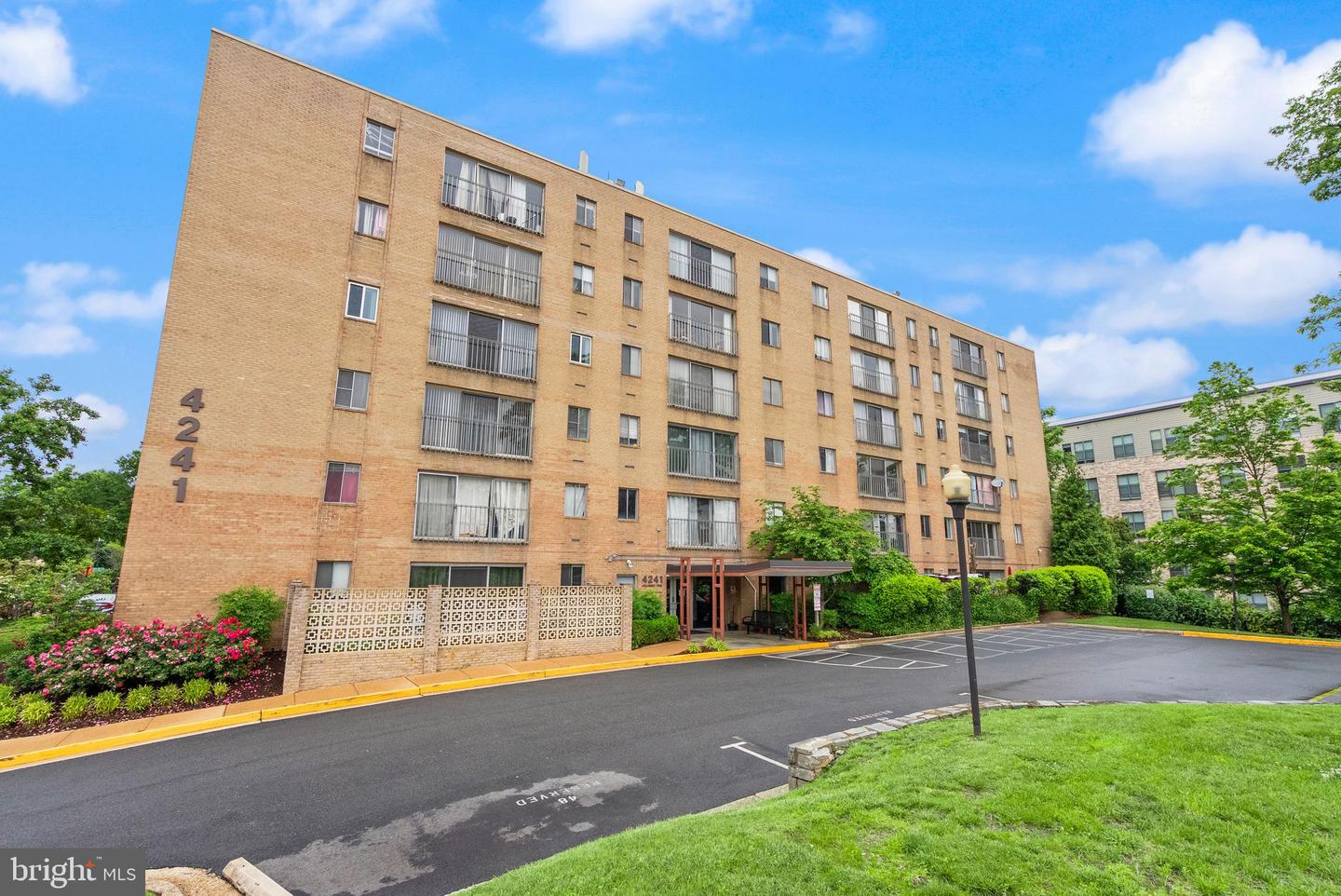 4241 COLUMBIA PIKE #103, ARLINGTON, Virginia 22204, 3 Bedrooms Bedrooms, ,2 BathroomsBathrooms,Residential,For sale,4241 COLUMBIA PIKE #103,VAAR2057360 MLS # VAAR2057360