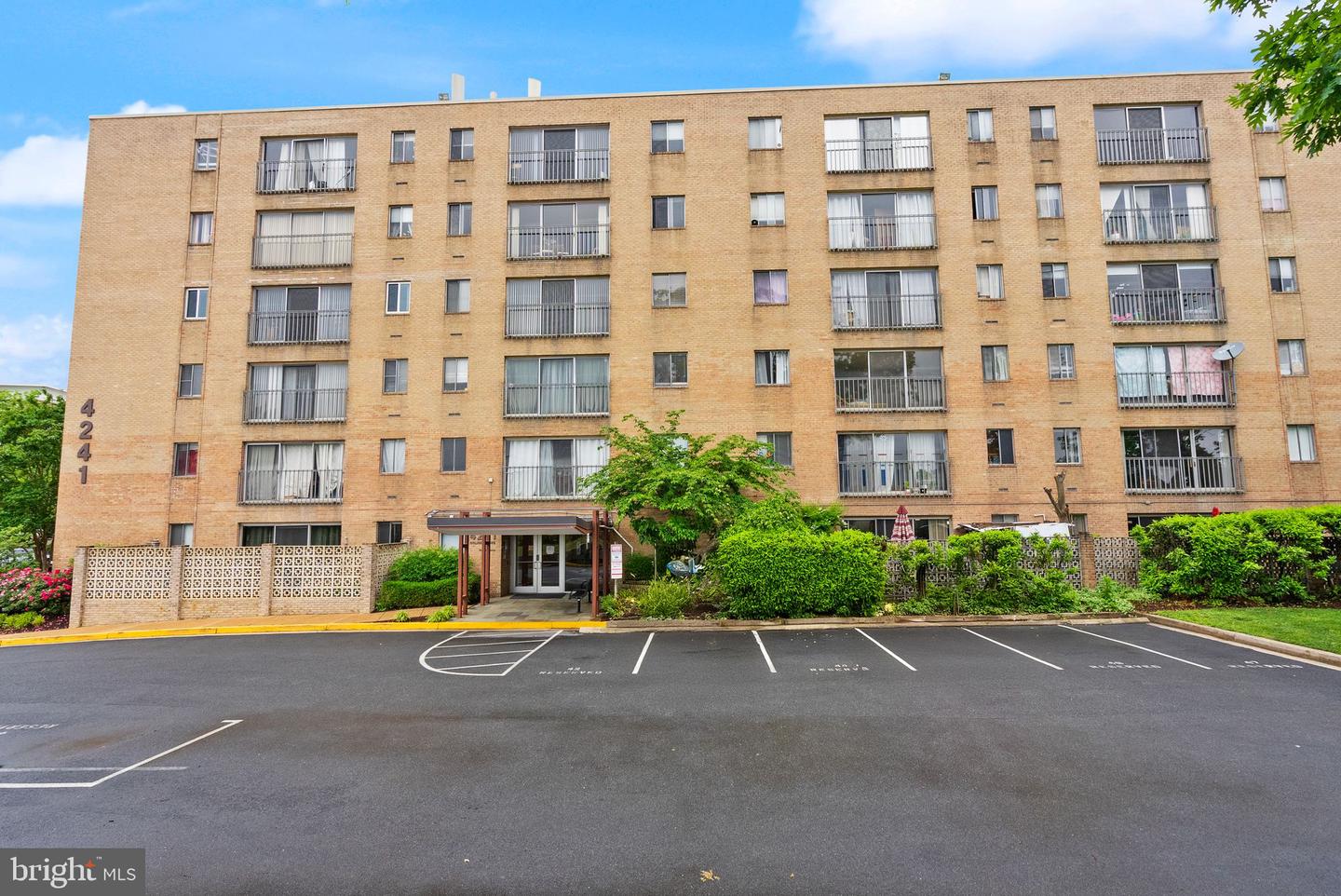 4241 COLUMBIA PIKE #103, ARLINGTON, Virginia 22204, 3 Bedrooms Bedrooms, ,2 BathroomsBathrooms,Residential,For sale,4241 COLUMBIA PIKE #103,VAAR2057360 MLS # VAAR2057360