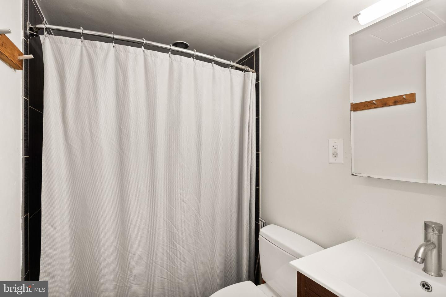 4241 COLUMBIA PIKE #103, ARLINGTON, Virginia 22204, 3 Bedrooms Bedrooms, ,2 BathroomsBathrooms,Residential,For sale,4241 COLUMBIA PIKE #103,VAAR2057360 MLS # VAAR2057360