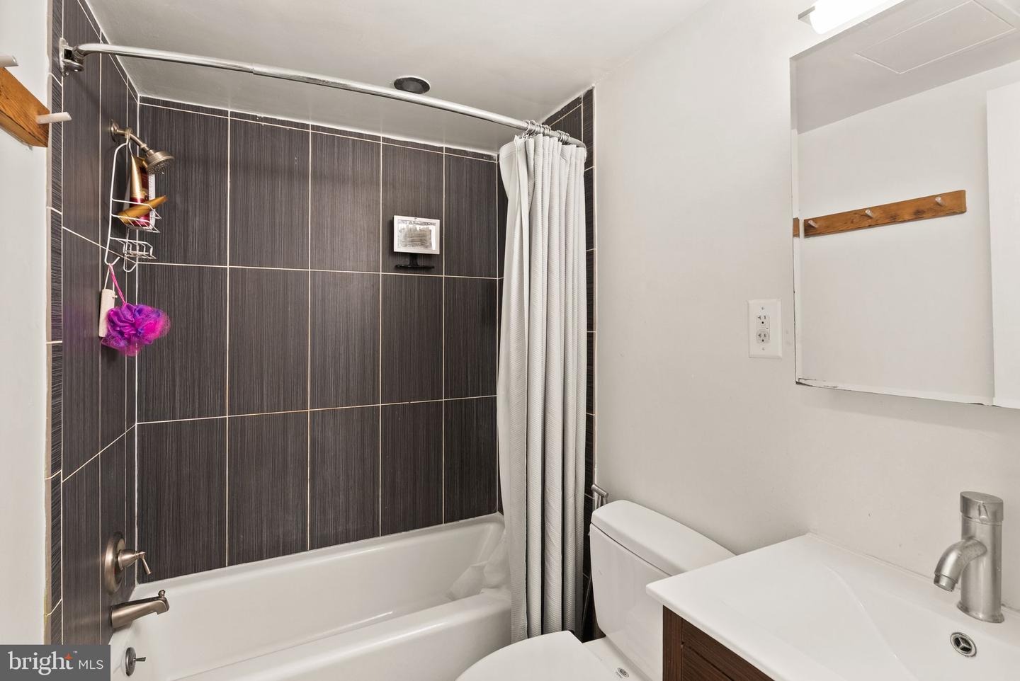 4241 COLUMBIA PIKE #103, ARLINGTON, Virginia 22204, 3 Bedrooms Bedrooms, ,2 BathroomsBathrooms,Residential,For sale,4241 COLUMBIA PIKE #103,VAAR2057360 MLS # VAAR2057360