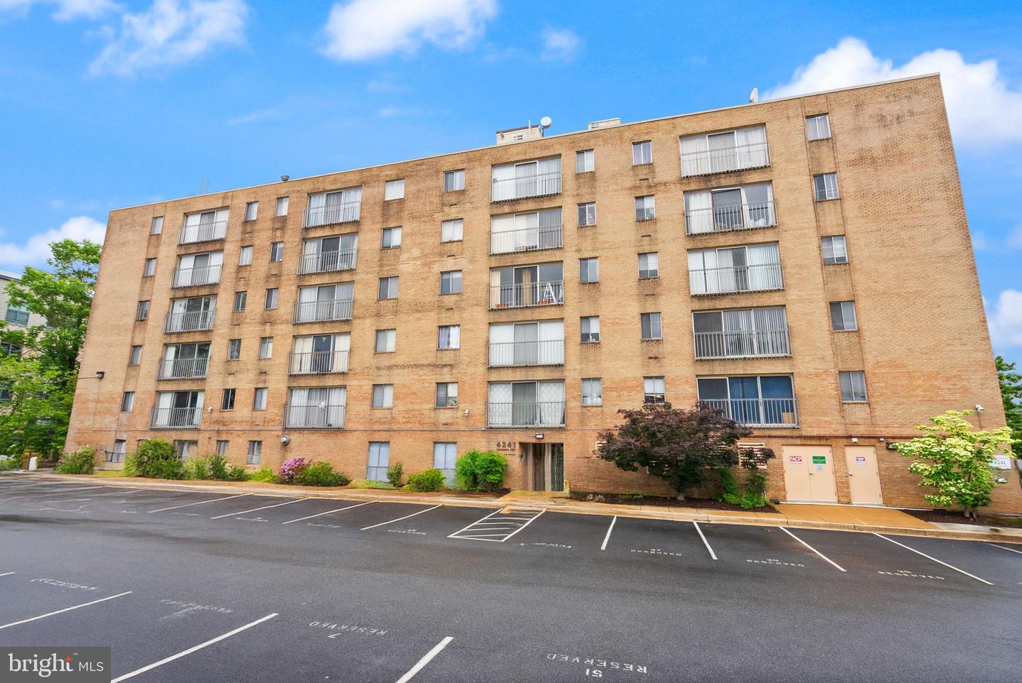 4241 COLUMBIA PIKE #103, ARLINGTON, Virginia 22204, 3 Bedrooms Bedrooms, ,2 BathroomsBathrooms,Residential,For sale,4241 COLUMBIA PIKE #103,VAAR2057360 MLS # VAAR2057360