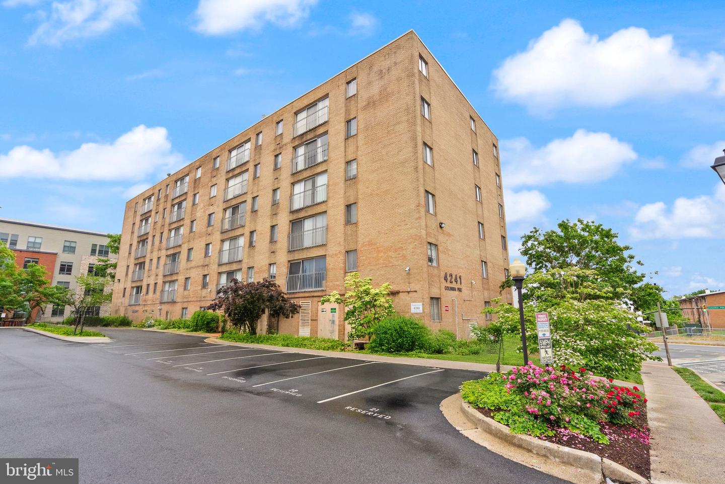 4241 COLUMBIA PIKE #103, ARLINGTON, Virginia 22204, 3 Bedrooms Bedrooms, ,2 BathroomsBathrooms,Residential,For sale,4241 COLUMBIA PIKE #103,VAAR2057360 MLS # VAAR2057360