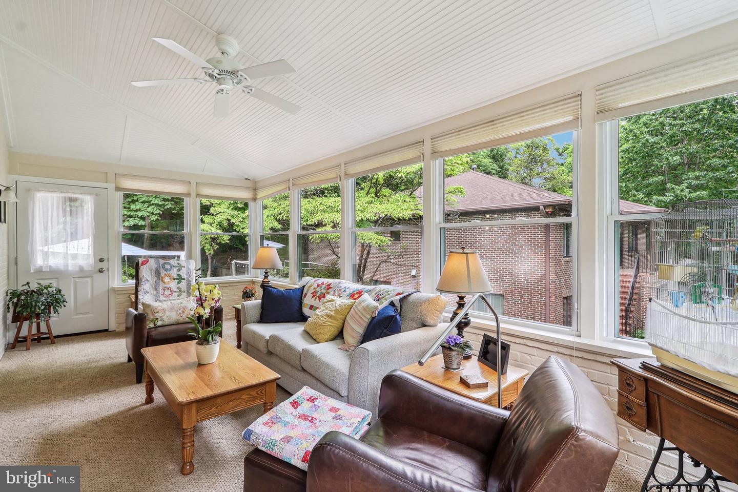 3919 30TH ST N, ARLINGTON, Virginia 22207, 3 Bedrooms Bedrooms, ,2 BathroomsBathrooms,Residential,For sale,3919 30TH ST N,VAAR2057390 MLS # VAAR2057390