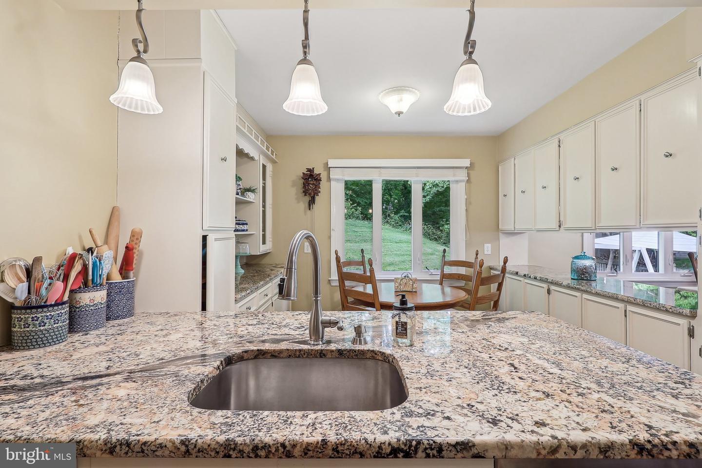 3919 30TH ST N, ARLINGTON, Virginia 22207, 3 Bedrooms Bedrooms, ,2 BathroomsBathrooms,Residential,For sale,3919 30TH ST N,VAAR2057390 MLS # VAAR2057390