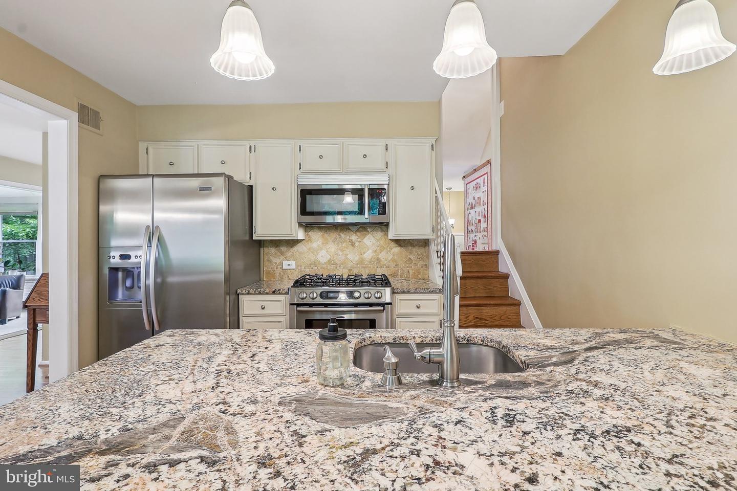 3919 30TH ST N, ARLINGTON, Virginia 22207, 3 Bedrooms Bedrooms, ,2 BathroomsBathrooms,Residential,For sale,3919 30TH ST N,VAAR2057390 MLS # VAAR2057390