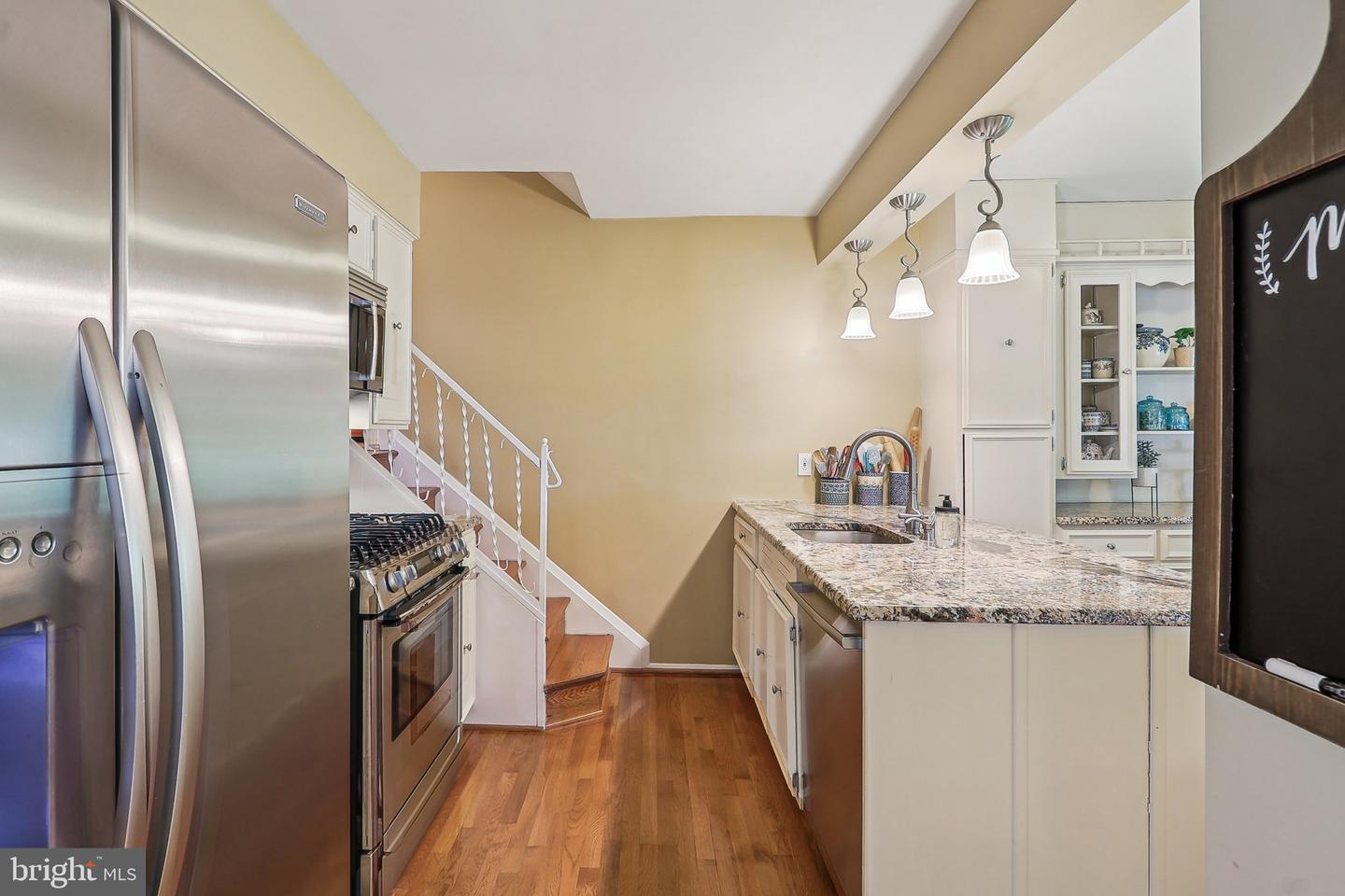 3919 30TH ST N, ARLINGTON, Virginia 22207, 3 Bedrooms Bedrooms, ,2 BathroomsBathrooms,Residential,For sale,3919 30TH ST N,VAAR2057390 MLS # VAAR2057390