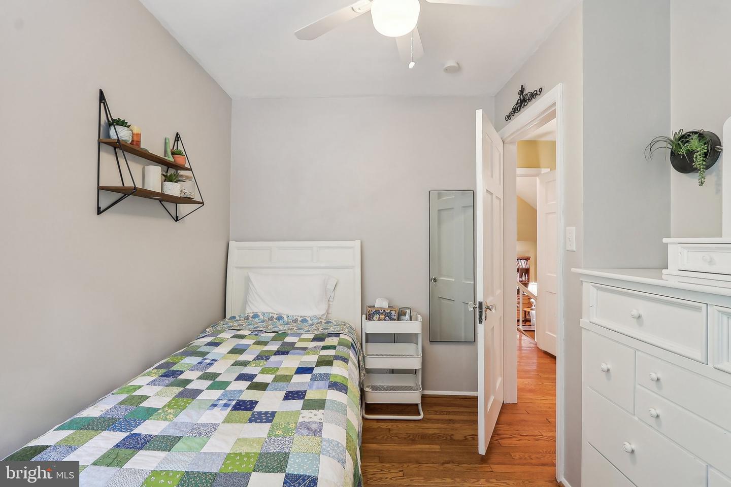 3919 30TH ST N, ARLINGTON, Virginia 22207, 3 Bedrooms Bedrooms, ,2 BathroomsBathrooms,Residential,For sale,3919 30TH ST N,VAAR2057390 MLS # VAAR2057390