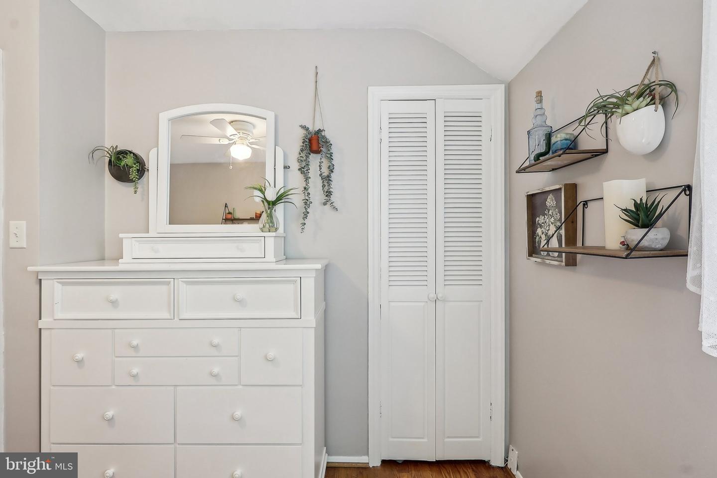 3919 30TH ST N, ARLINGTON, Virginia 22207, 3 Bedrooms Bedrooms, ,2 BathroomsBathrooms,Residential,For sale,3919 30TH ST N,VAAR2057390 MLS # VAAR2057390