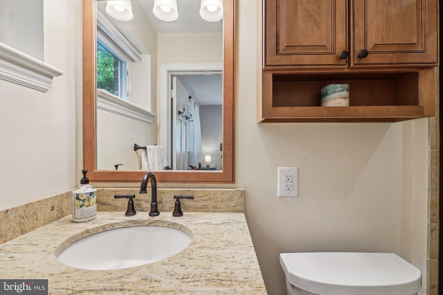 3919 30TH ST N, ARLINGTON, Virginia 22207, 3 Bedrooms Bedrooms, ,2 BathroomsBathrooms,Residential,For sale,3919 30TH ST N,VAAR2057390 MLS # VAAR2057390
