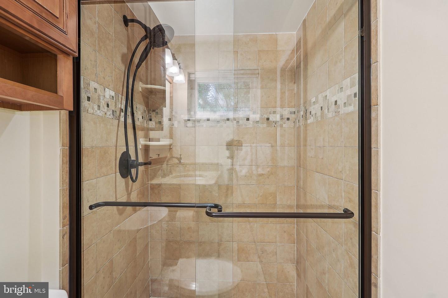 3919 30TH ST N, ARLINGTON, Virginia 22207, 3 Bedrooms Bedrooms, ,2 BathroomsBathrooms,Residential,For sale,3919 30TH ST N,VAAR2057390 MLS # VAAR2057390
