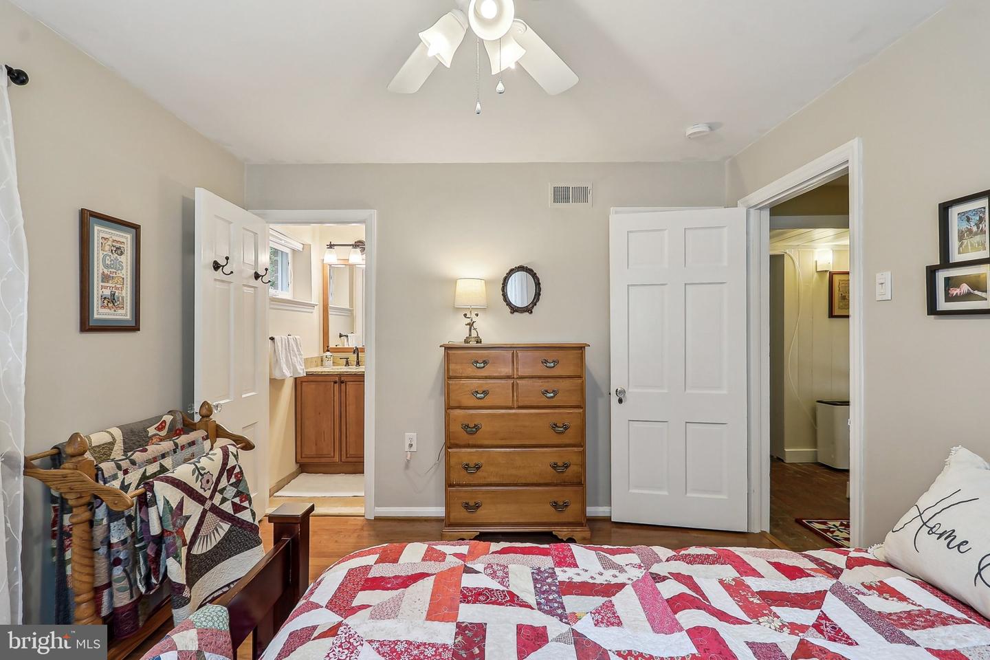 3919 30TH ST N, ARLINGTON, Virginia 22207, 3 Bedrooms Bedrooms, ,2 BathroomsBathrooms,Residential,For sale,3919 30TH ST N,VAAR2057390 MLS # VAAR2057390