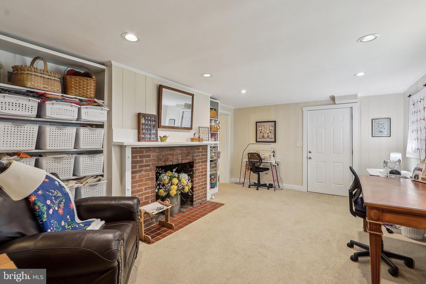 3919 30TH ST N, ARLINGTON, Virginia 22207, 3 Bedrooms Bedrooms, ,2 BathroomsBathrooms,Residential,For sale,3919 30TH ST N,VAAR2057390 MLS # VAAR2057390