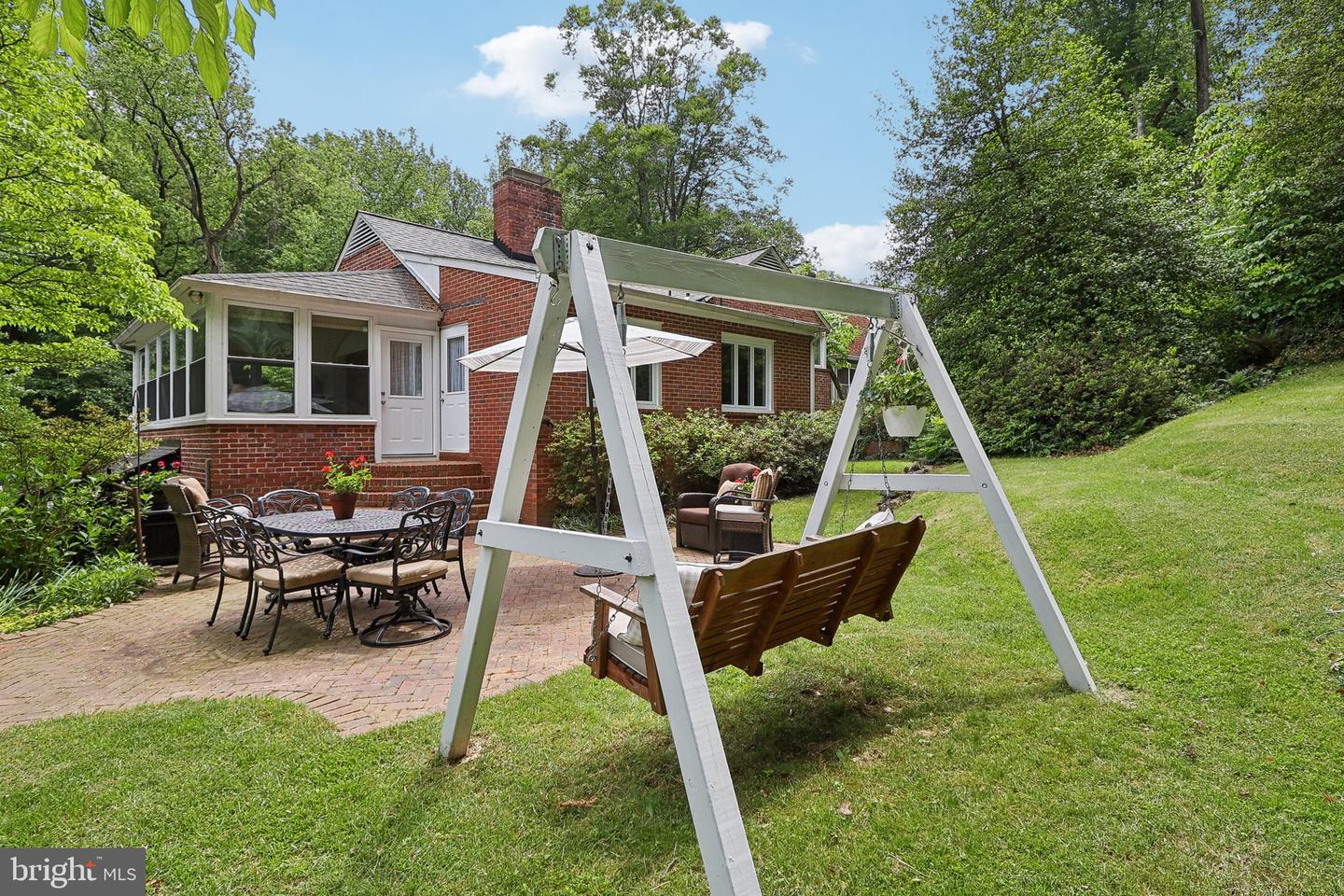 3919 30TH ST N, ARLINGTON, Virginia 22207, 3 Bedrooms Bedrooms, ,2 BathroomsBathrooms,Residential,For sale,3919 30TH ST N,VAAR2057390 MLS # VAAR2057390