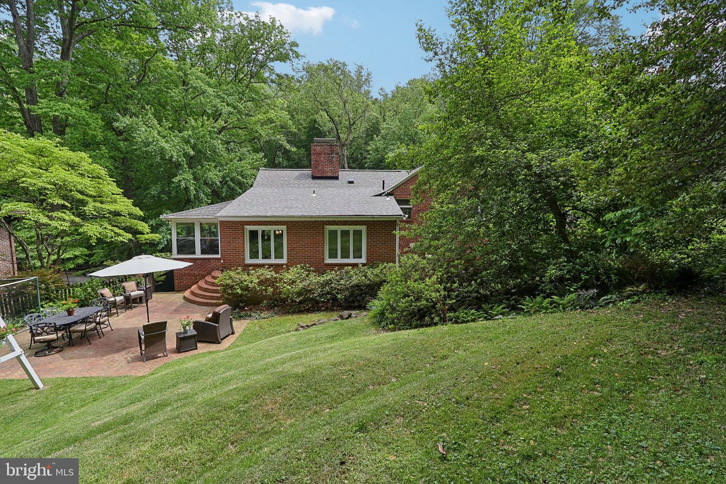 3919 30TH ST N, ARLINGTON, Virginia 22207, 3 Bedrooms Bedrooms, ,2 BathroomsBathrooms,Residential,For sale,3919 30TH ST N,VAAR2057390 MLS # VAAR2057390