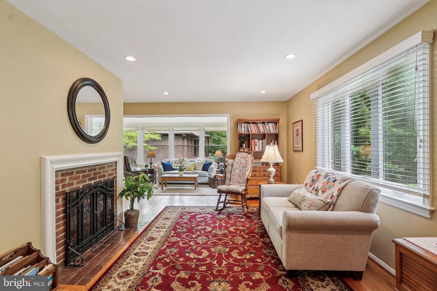 3919 30TH ST N, ARLINGTON, Virginia 22207, 3 Bedrooms Bedrooms, ,2 BathroomsBathrooms,Residential,For sale,3919 30TH ST N,VAAR2057390 MLS # VAAR2057390