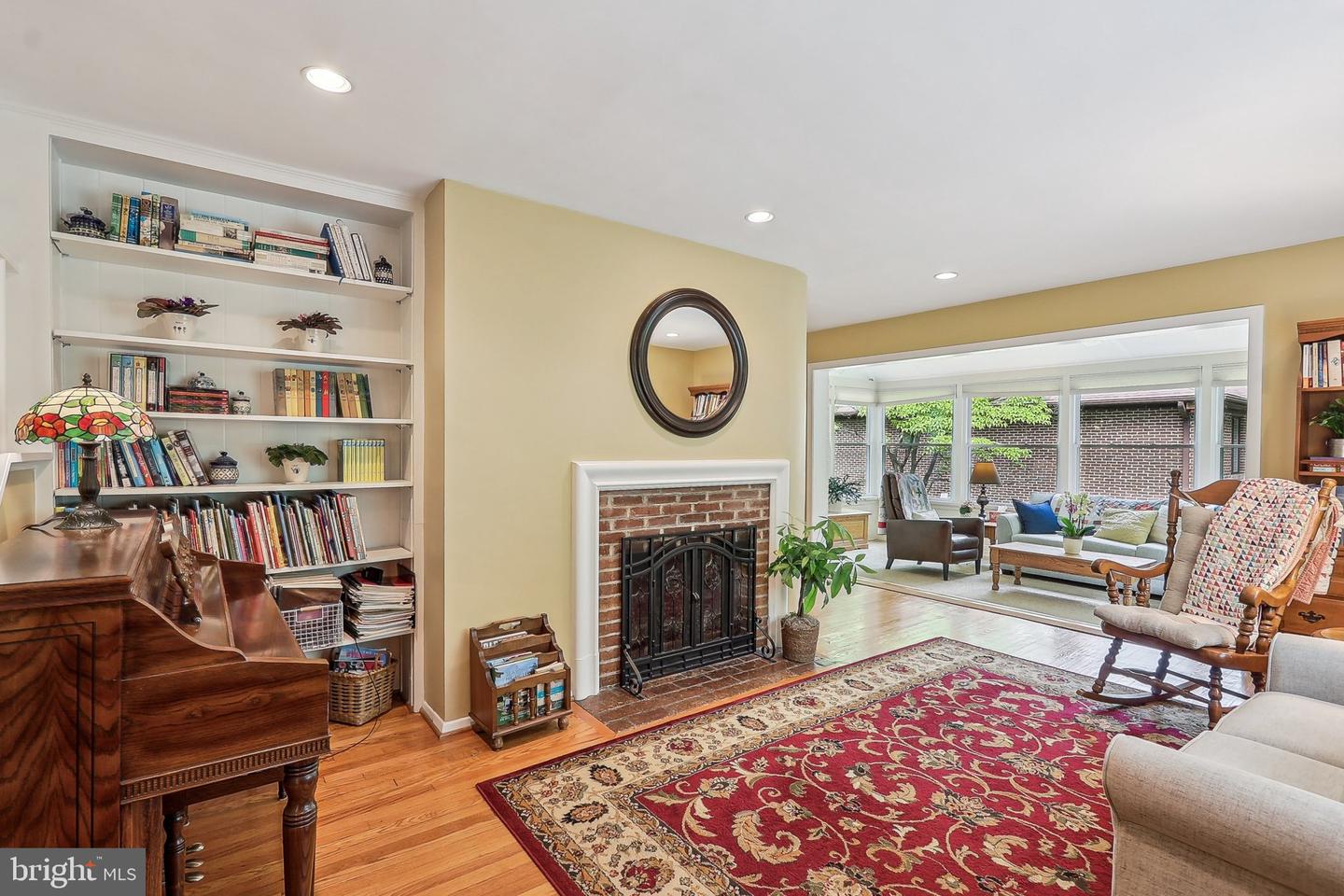 3919 30TH ST N, ARLINGTON, Virginia 22207, 3 Bedrooms Bedrooms, ,2 BathroomsBathrooms,Residential,For sale,3919 30TH ST N,VAAR2057390 MLS # VAAR2057390