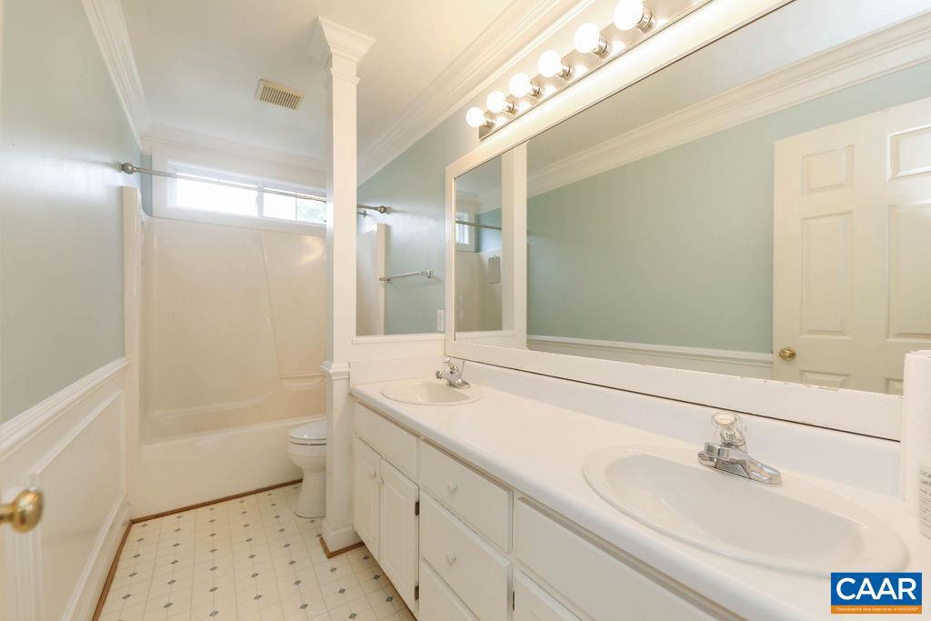 1396 DUNLORA DR, CHARLOTTESVILLE, Virginia 22901, 5 Bedrooms Bedrooms, ,3 BathroomsBathrooms,Residential,For sale,1396 DUNLORA DR,664464 MLS # 664464