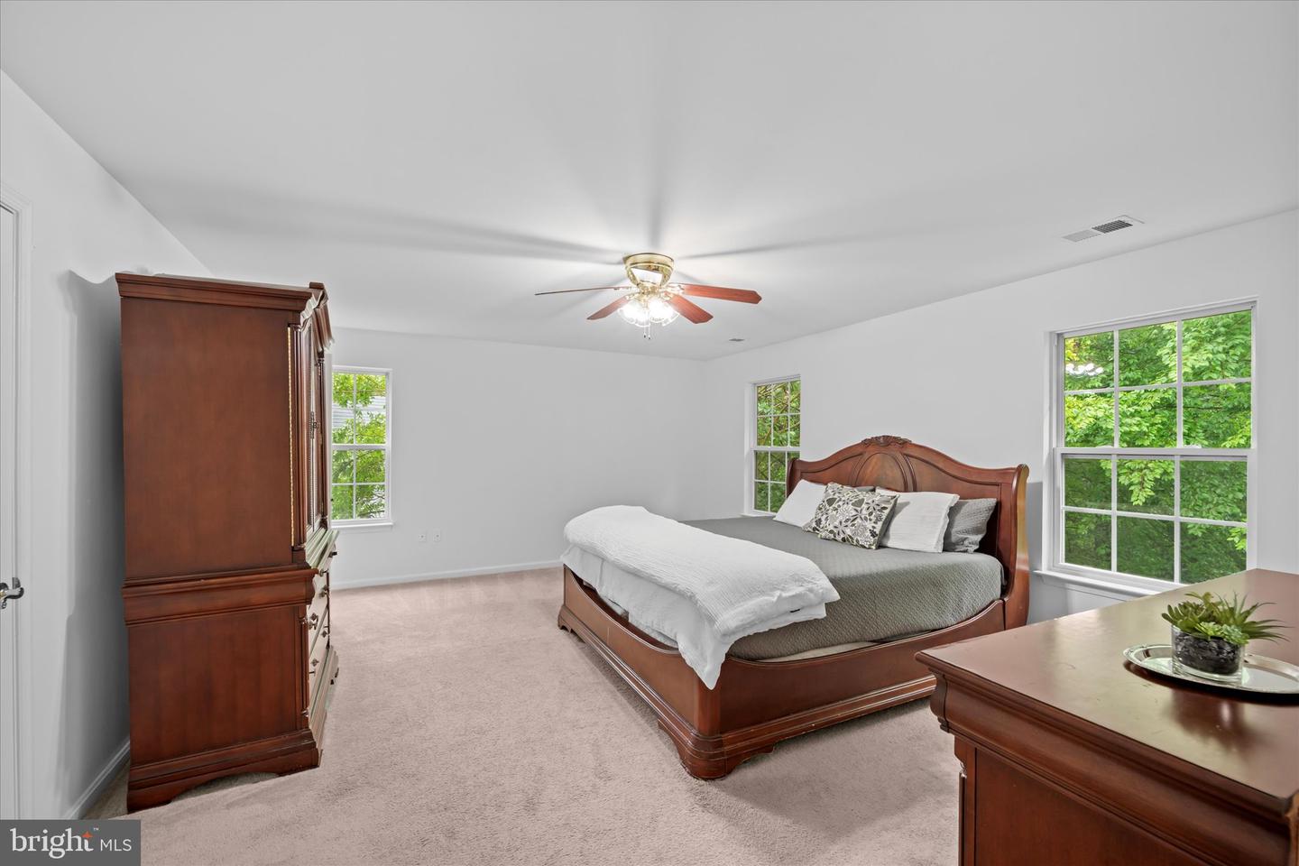 5270 QUEBEC PL, WOODBRIDGE, Virginia 22193, 5 Bedrooms Bedrooms, ,4 BathroomsBathrooms,Residential,For sale,5270 QUEBEC PL,VAPW2094612 MLS # VAPW2094612
