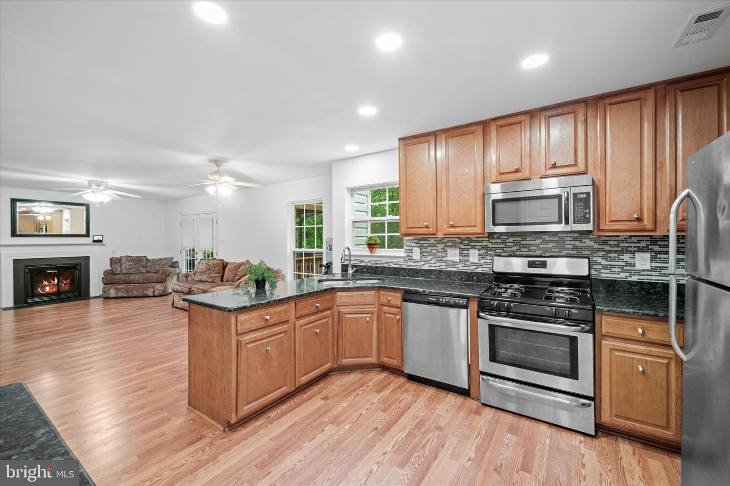 5270 QUEBEC PL, WOODBRIDGE, Virginia 22193, 5 Bedrooms Bedrooms, ,4 BathroomsBathrooms,Residential,For sale,5270 QUEBEC PL,VAPW2094612 MLS # VAPW2094612