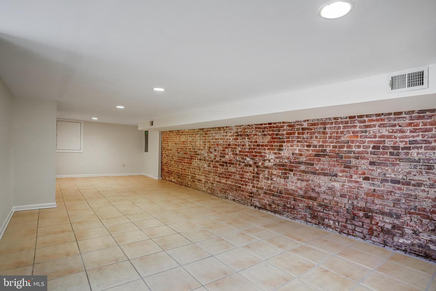15 TODD PL NE, WASHINGTON, District Of Columbia 20002, 4 Bedrooms Bedrooms, ,2 BathroomsBathrooms,Residential,For sale,15 TODD PL NE,DCDC2200594 MLS # DCDC2200594