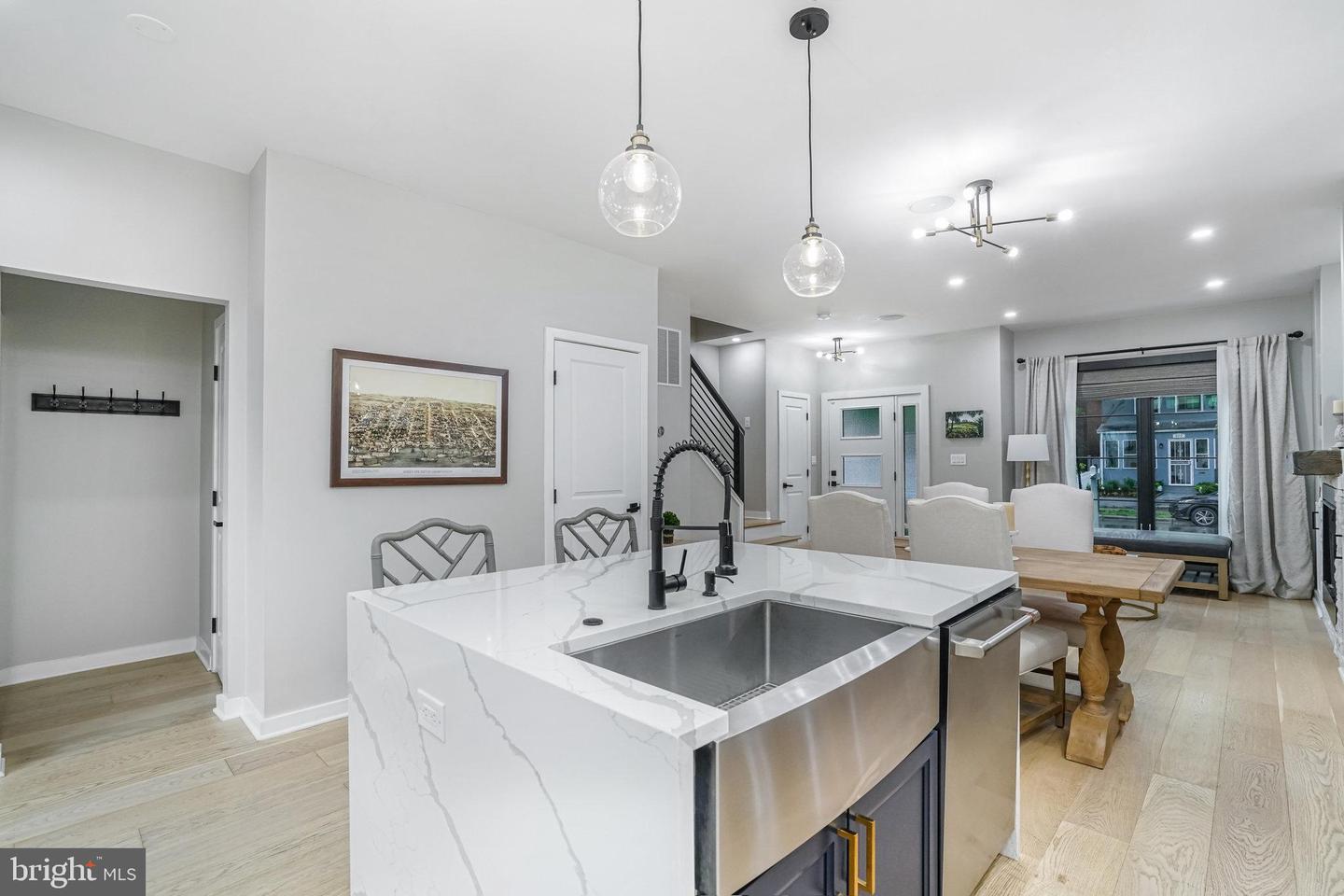 603 N ALFRED ST, ALEXANDRIA, Virginia 22314, 4 Bedrooms Bedrooms, ,4 BathroomsBathrooms,Residential,For sale,603 N ALFRED ST,VAAX2045366 MLS # VAAX2045366