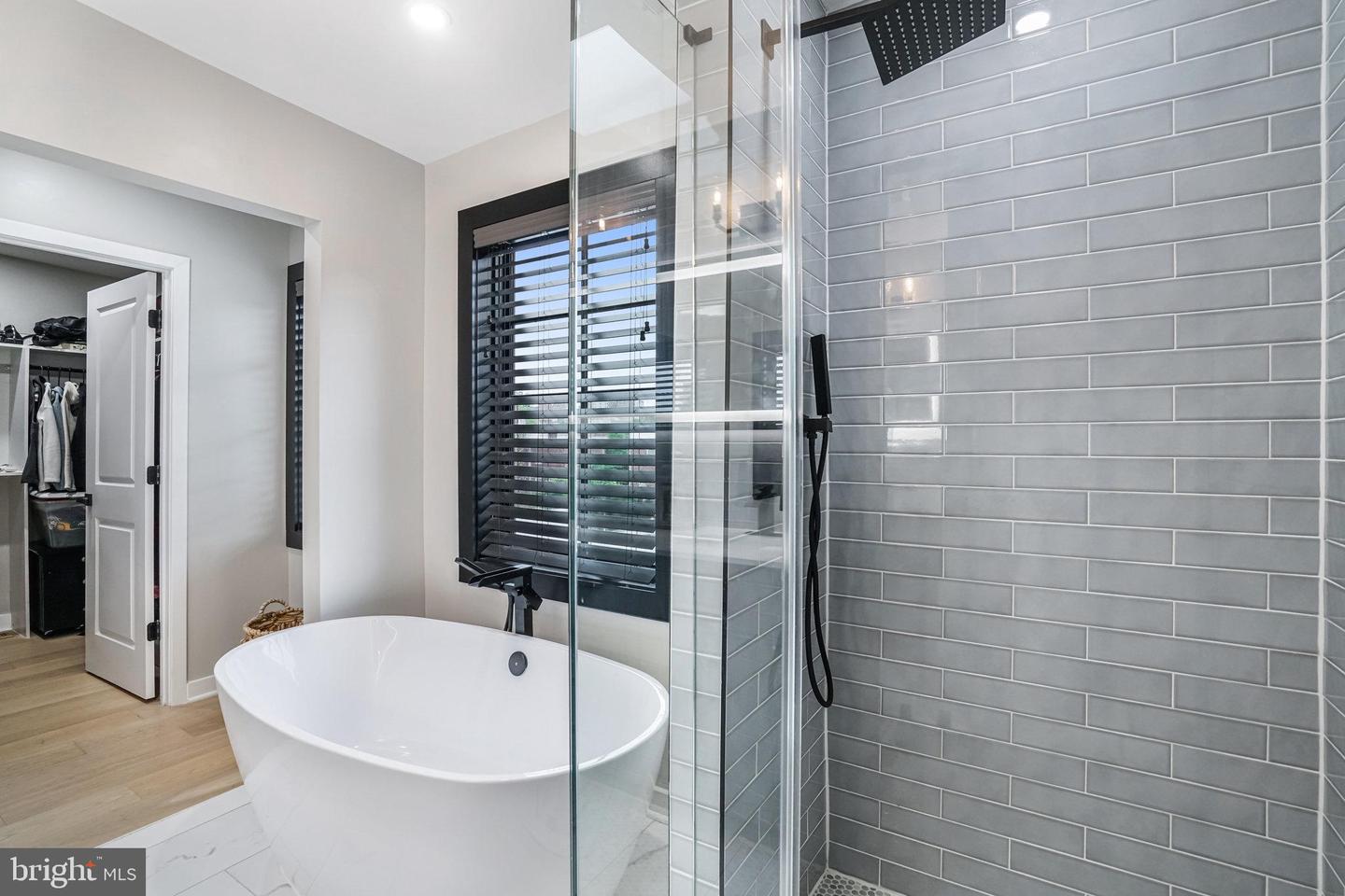 603 N ALFRED ST, ALEXANDRIA, Virginia 22314, 4 Bedrooms Bedrooms, ,4 BathroomsBathrooms,Residential,For sale,603 N ALFRED ST,VAAX2045366 MLS # VAAX2045366