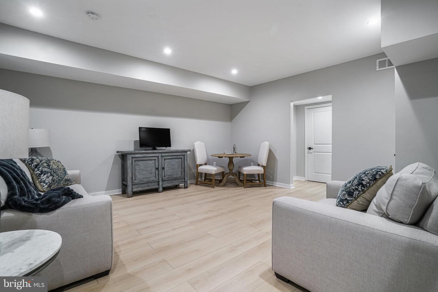 603 N ALFRED ST, ALEXANDRIA, Virginia 22314, 4 Bedrooms Bedrooms, ,4 BathroomsBathrooms,Residential,For sale,603 N ALFRED ST,VAAX2045366 MLS # VAAX2045366