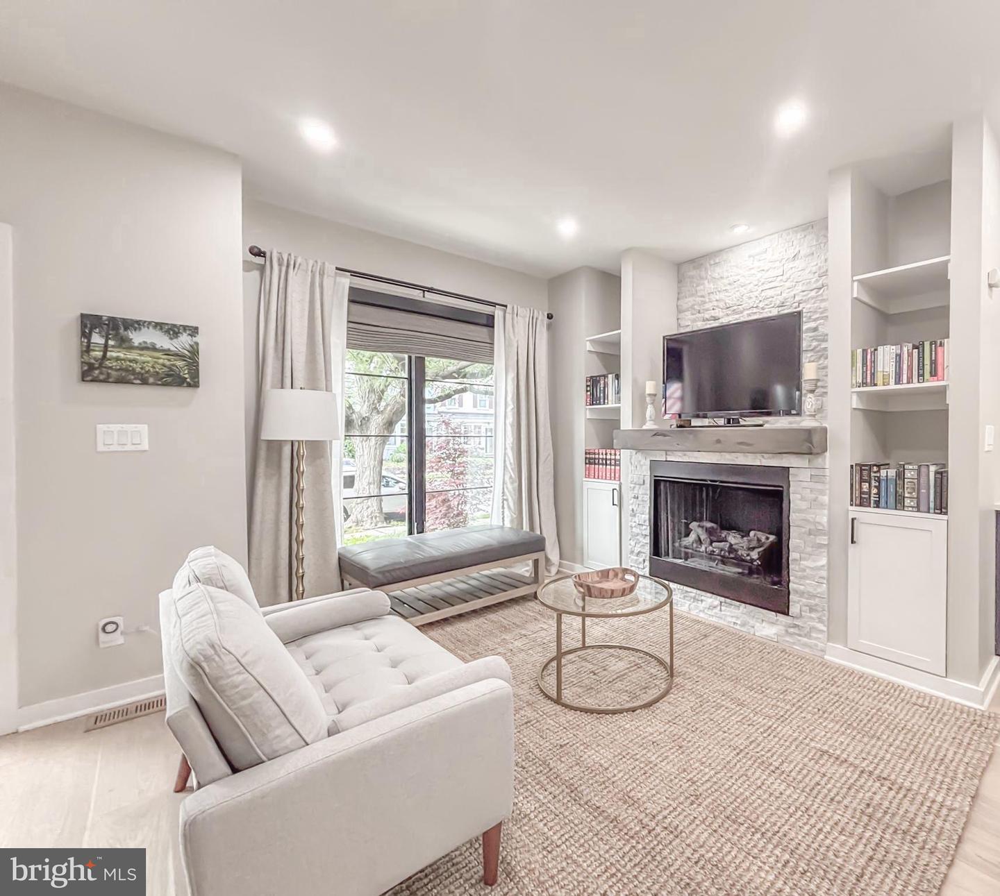603 N ALFRED ST, ALEXANDRIA, Virginia 22314, 4 Bedrooms Bedrooms, ,4 BathroomsBathrooms,Residential,For sale,603 N ALFRED ST,VAAX2045366 MLS # VAAX2045366