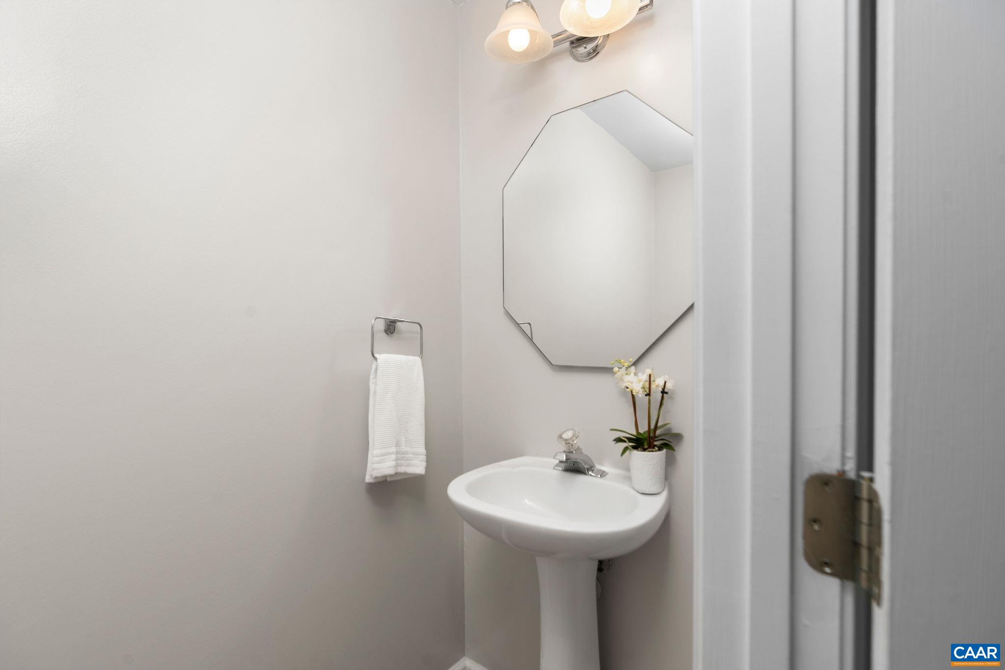 1441 GLENSIDE GREEN, CHARLOTTESVILLE, Virginia 22901, 3 Bedrooms Bedrooms, ,2 BathroomsBathrooms,Residential,1441 GLENSIDE GREEN,664579 MLS # 664579
