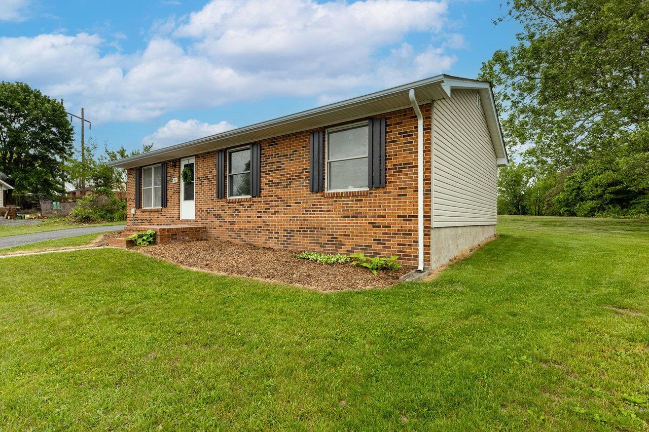 392 WALKER WAY, TIMBERVILLE, Virginia 22853, 3 Bedrooms Bedrooms, ,1 BathroomBathrooms,Residential,392 WALKER WAY,664584 MLS # 664584