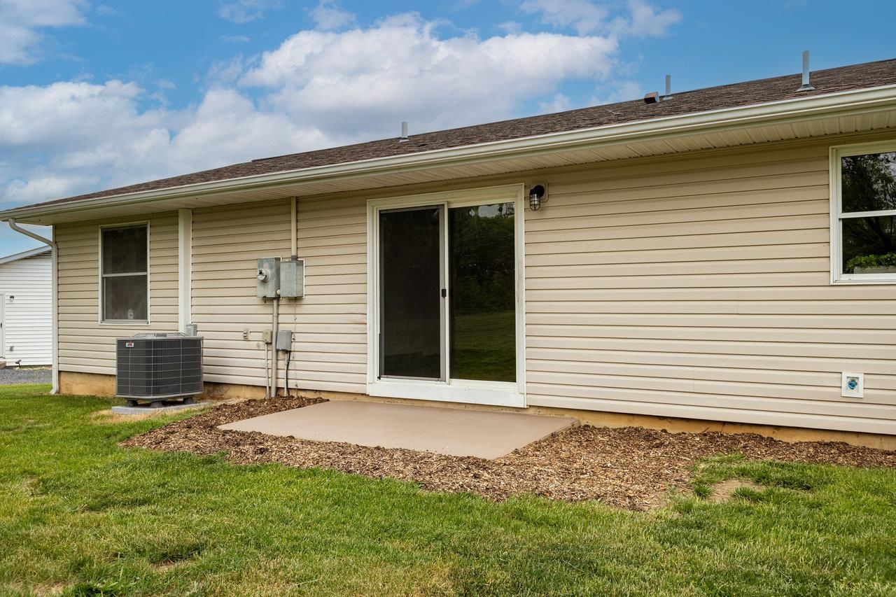 392 WALKER WAY, TIMBERVILLE, Virginia 22853, 3 Bedrooms Bedrooms, ,1 BathroomBathrooms,Residential,392 WALKER WAY,664584 MLS # 664584