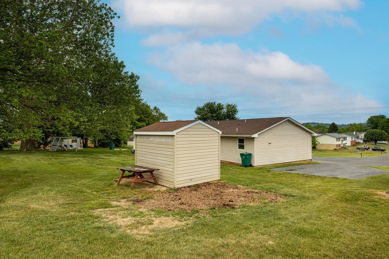 392 WALKER WAY, TIMBERVILLE, Virginia 22853, 3 Bedrooms Bedrooms, ,1 BathroomBathrooms,Residential,392 WALKER WAY,664584 MLS # 664584