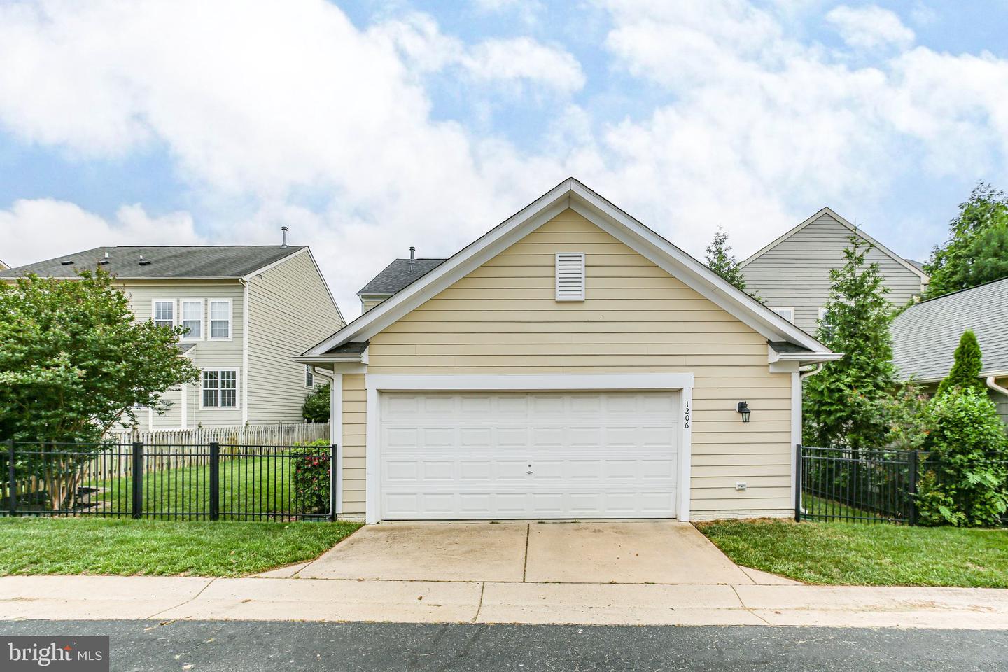 1206 ANDERSON ST, FREDERICKSBURG, Virginia 22401, 4 Bedrooms Bedrooms, ,2 BathroomsBathrooms,Residential,For sale,1206 ANDERSON ST,VAFB2008232 MLS # VAFB2008232