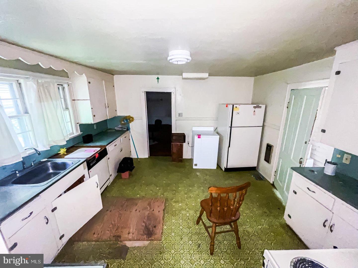 22446 E DEPOT ST, NEWSOMS, Virginia 23874, 3 Bedrooms Bedrooms, ,2 BathroomsBathrooms,Residential,For sale,22446 E DEPOT ST,VASU2000024 MLS # VASU2000024