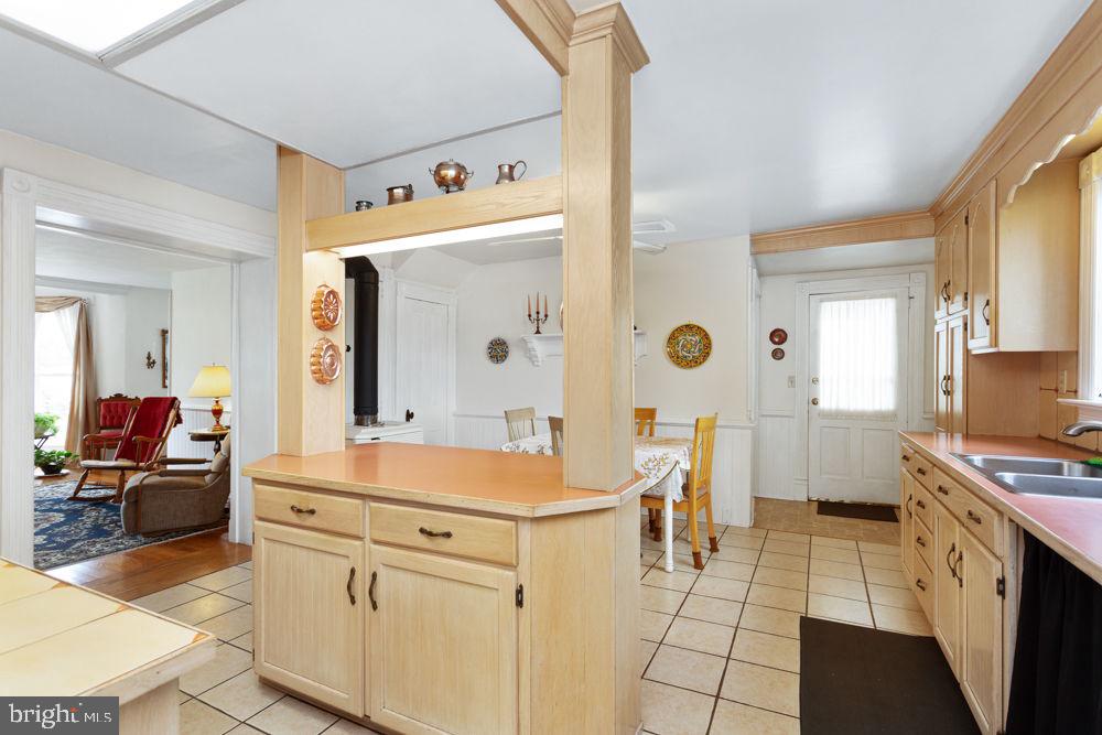 121 S CENTRAL ST, BROADWAY, Virginia 22815, 4 Bedrooms Bedrooms, ,2 BathroomsBathrooms,Residential,For sale,121 S CENTRAL ST,VARO2002304 MLS # VARO2002304