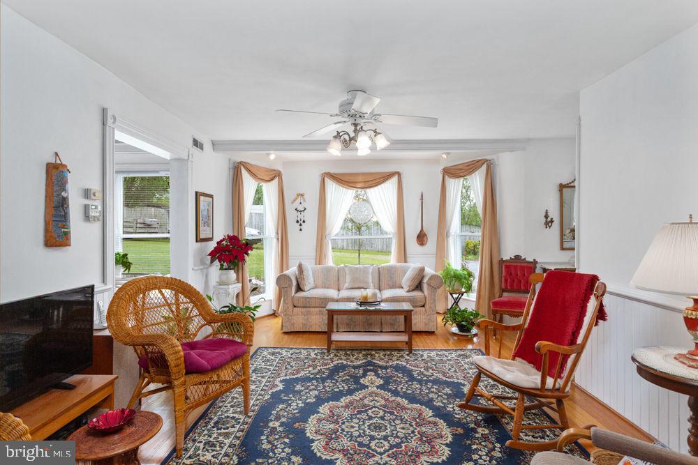 121 S CENTRAL ST, BROADWAY, Virginia 22815, 4 Bedrooms Bedrooms, ,2 BathroomsBathrooms,Residential,For sale,121 S CENTRAL ST,VARO2002304 MLS # VARO2002304