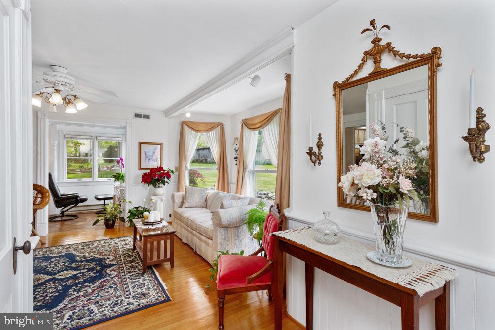 121 S CENTRAL ST, BROADWAY, Virginia 22815, 4 Bedrooms Bedrooms, ,2 BathroomsBathrooms,Residential,For sale,121 S CENTRAL ST,VARO2002304 MLS # VARO2002304