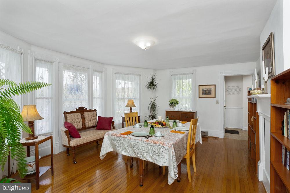 121 S CENTRAL ST, BROADWAY, Virginia 22815, 4 Bedrooms Bedrooms, ,2 BathroomsBathrooms,Residential,For sale,121 S CENTRAL ST,VARO2002304 MLS # VARO2002304