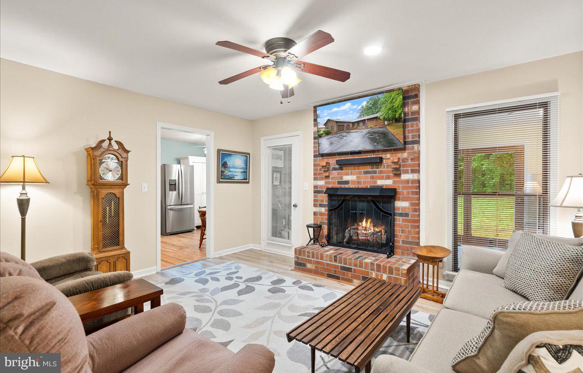 507 LAKEVIEW PKWY, LOCUST GROVE, Virginia 22508, 3 Bedrooms Bedrooms, ,2 BathroomsBathrooms,Residential,For sale,507 LAKEVIEW PKWY,VAOR2009702 MLS # VAOR2009702